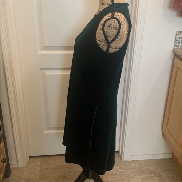 Green Velvet Sleeveless Holiday New Years Eve Fitted Dress Size M - Picture 9 of 9